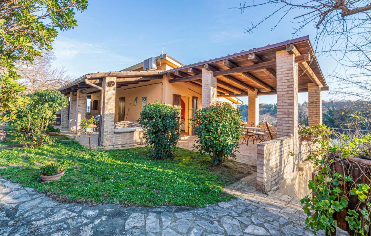 Cozy Home In San Giovanni With Wifi Montefiore dell'Aso Ngoại thất bức ảnh