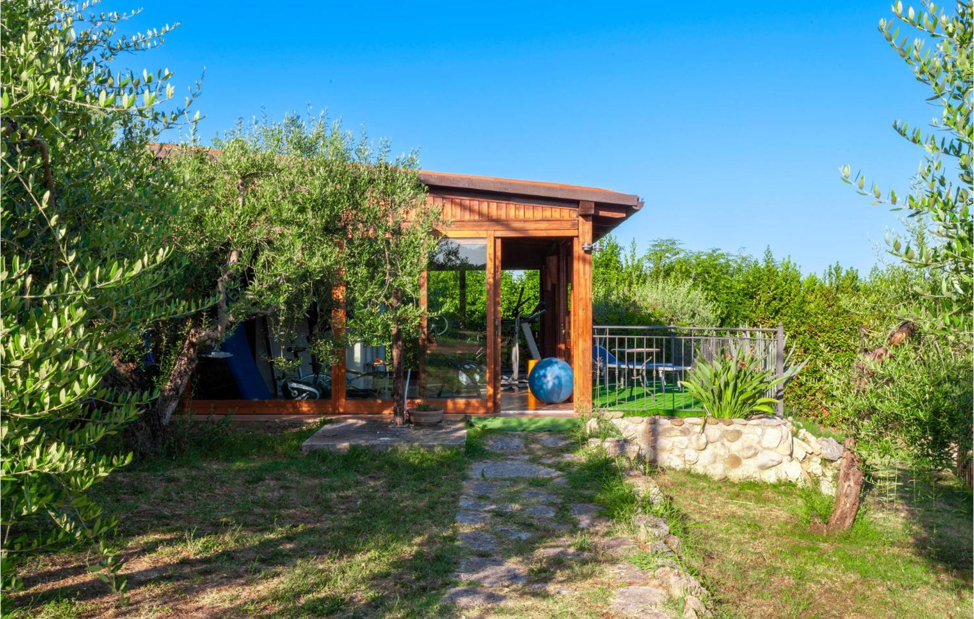 Cozy Home In San Giovanni With Wifi Montefiore dell'Aso Ngoại thất bức ảnh